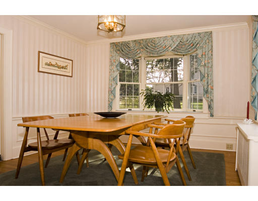 17 Seneca Road Winchester, MA 01890 - Photo 4 of 13 Gallery Image 4
