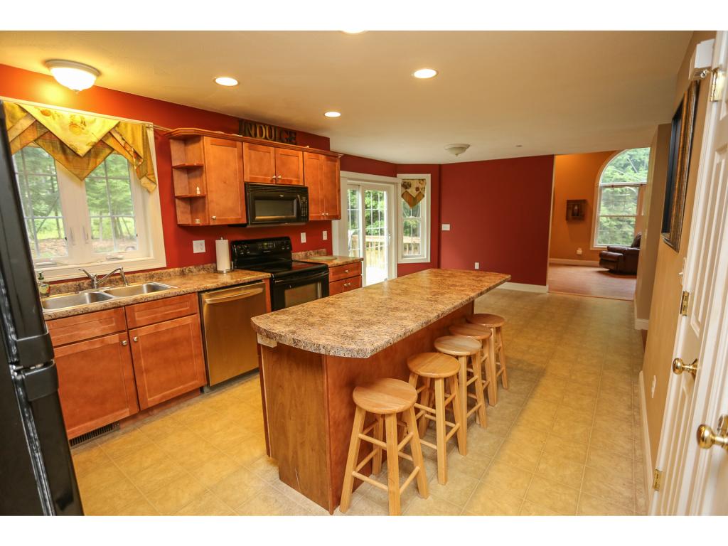 95 Locust Hill Road Goffstown, NH 03045 - Photo 4 of 34 Gallery Image 4