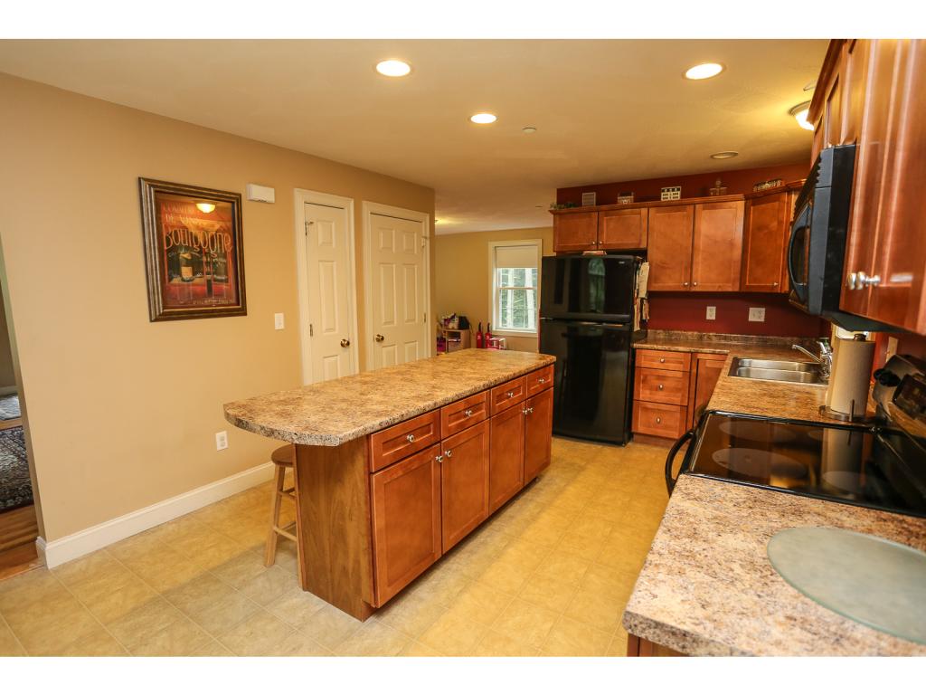 95 Locust Hill Road Goffstown, NH 03045 - Photo 6 of 34 Gallery Image 6