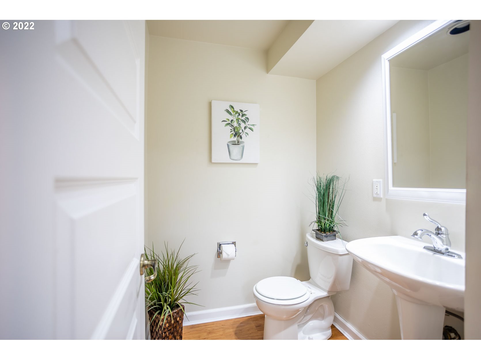 2017 Kimberly Drive Eugene, OR 97405 - Photo 7 of 32 a bathroom with a toilet sink and mirror
