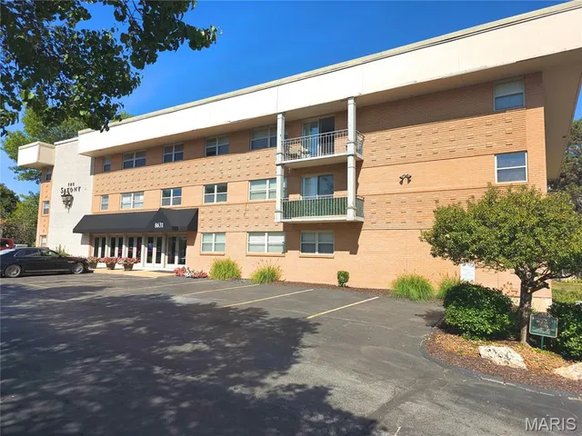$145,900 | 8631 Old Bonhomme Road, Unit 3E, St. Louis, MO 63132