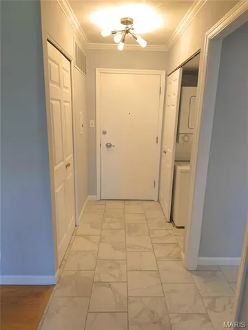 $145,900 | 8631 Old Bonhomme Road, Unit 3E, St. Louis, MO 63132