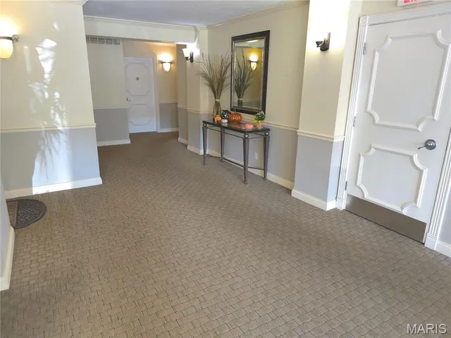 $145,900 | 8631 Old Bonhomme Road, Unit 3E, St. Louis, MO 63132