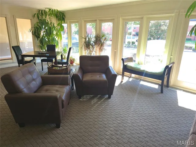 $145,900 | 8631 Old Bonhomme Road, Unit 3E, St. Louis, MO 63132