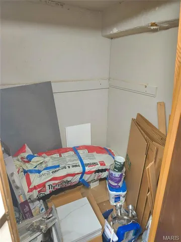 $145,900 | 8631 Old Bonhomme Road, Unit 3E, St. Louis, MO 63132