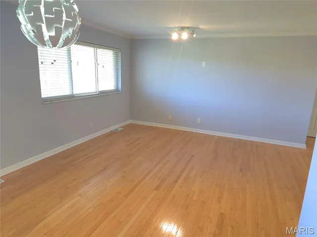 $145,900 | 8631 Old Bonhomme Road, Unit 3E, St. Louis, MO 63132