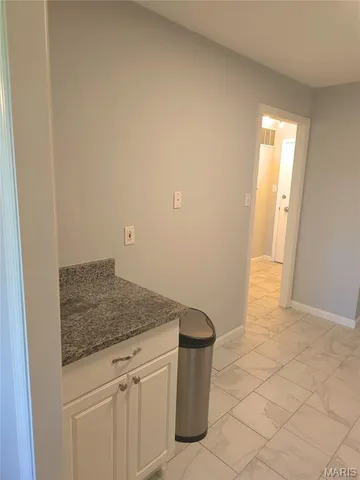 $145,900 | 8631 Old Bonhomme Road, Unit 3E, St. Louis, MO 63132