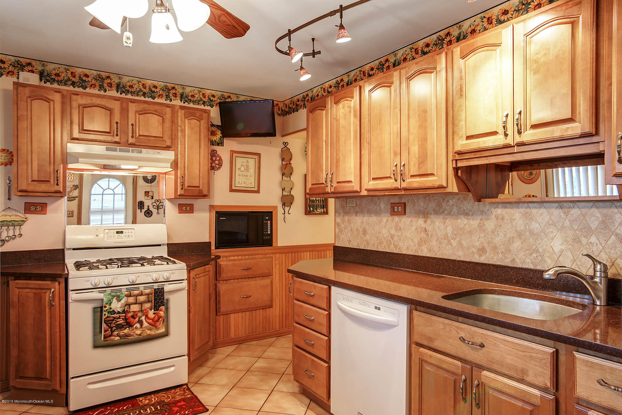 30 Weldon Road Edison, NJ 08817 - Photo 11 of 20 IMG_8436_7_8_fused