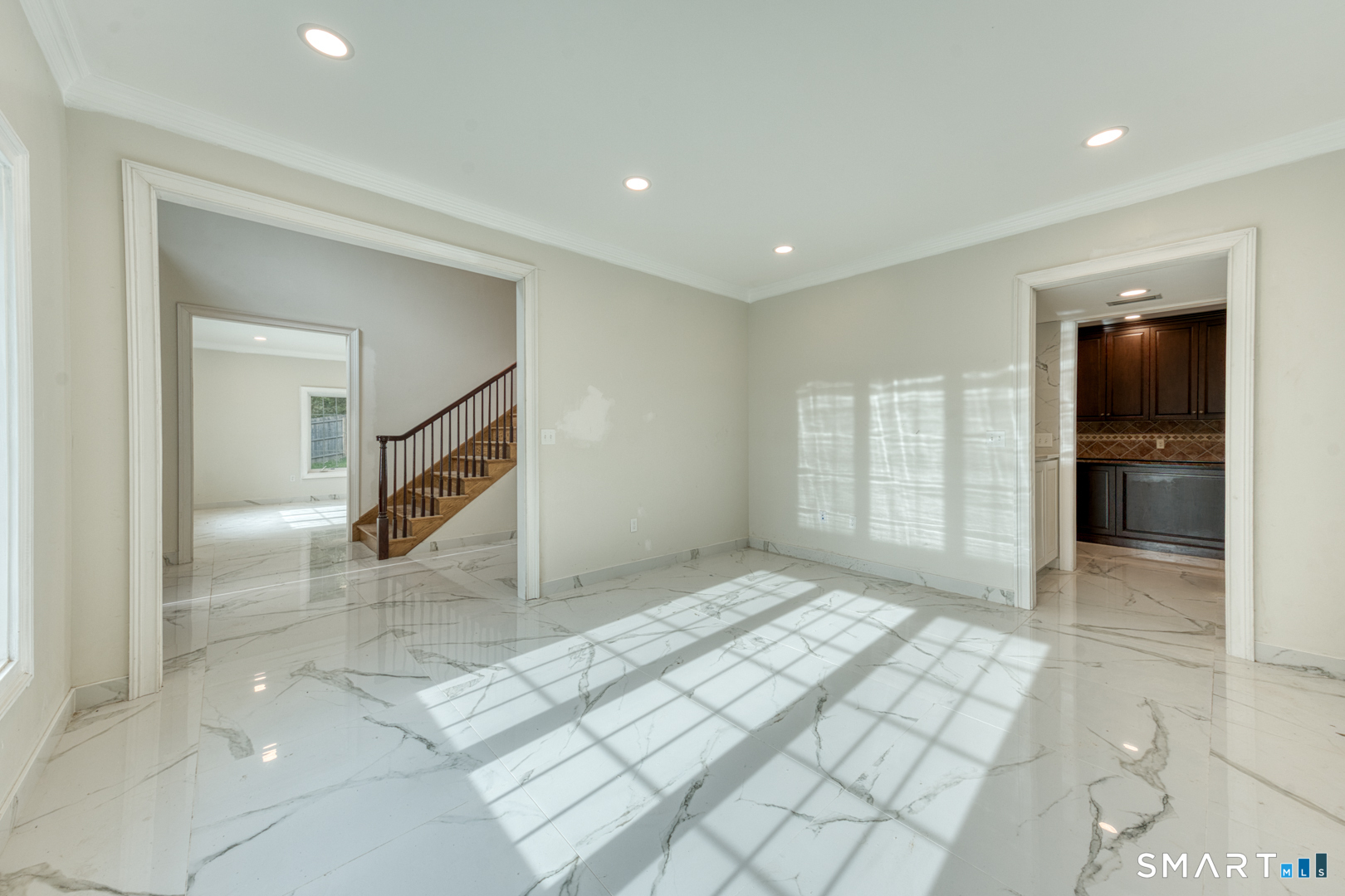 171 Oregon Road Meriden, CT 06451 - Photo 8 of 38