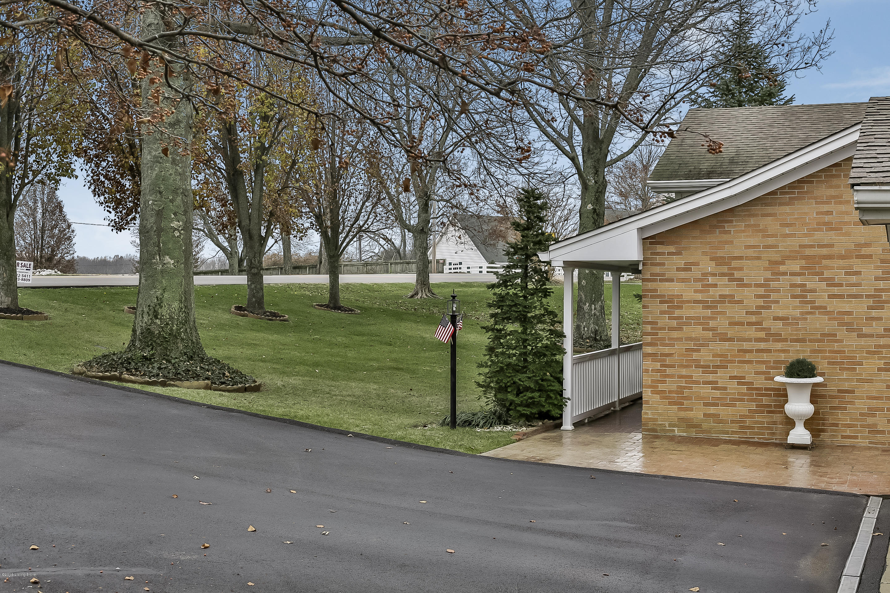 4428 Aiken Road Simpsonville, KY 40067 - Photo 42 of 47 Frontyard
