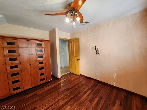 $2,900 | 328 Palisades Drive, Henderson, NV 89014