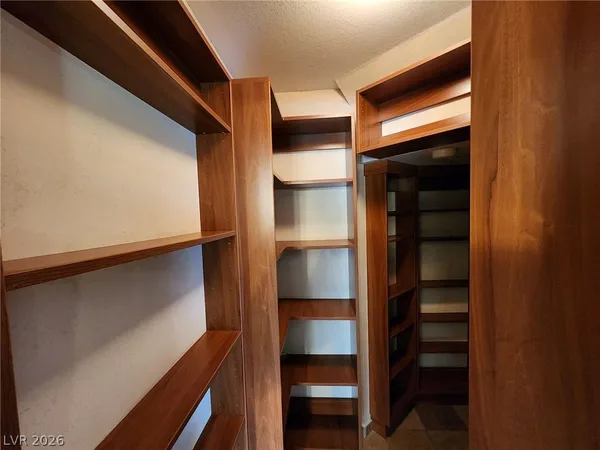 $2,900 | 328 Palisades Drive, Henderson, NV 89014