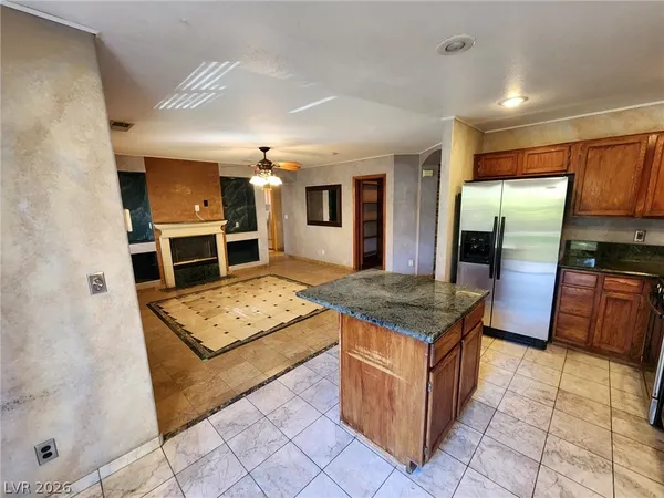 $2,900 | 328 Palisades Drive, Henderson, NV 89014