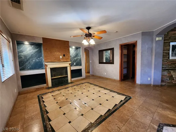 $2,900 | 328 Palisades Drive, Henderson, NV 89014