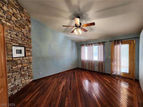 $2,900 | 328 Palisades Drive, Henderson, NV 89014