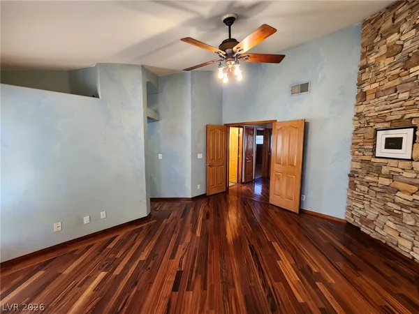 $2,900 | 328 Palisades Drive, Henderson, NV 89014