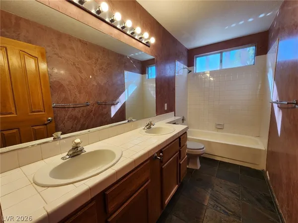 $2,900 | 328 Palisades Drive, Henderson, NV 89014