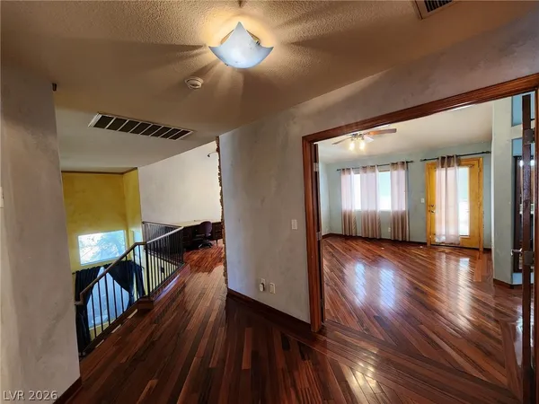 $2,900 | 328 Palisades Drive, Henderson, NV 89014