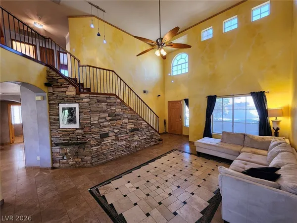 $2,900 | 328 Palisades Drive, Henderson, NV 89014