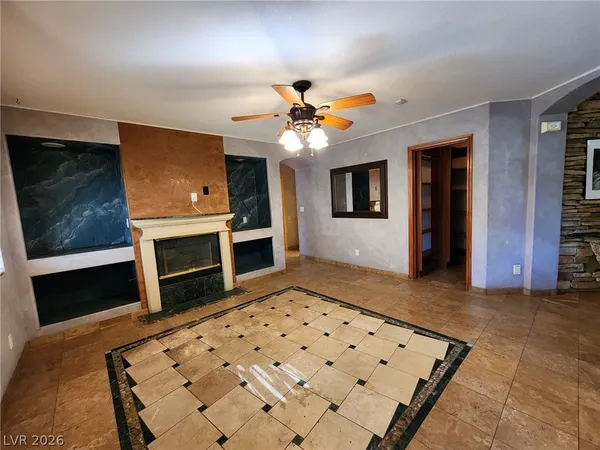 $2,900 | 328 Palisades Drive, Henderson, NV 89014