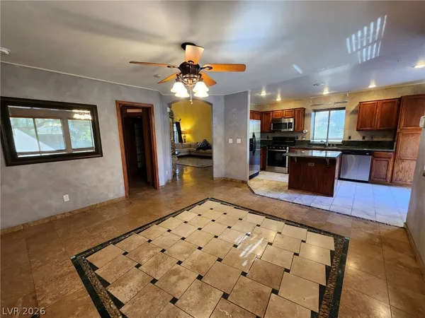 $2,900 | 328 Palisades Drive, Henderson, NV 89014