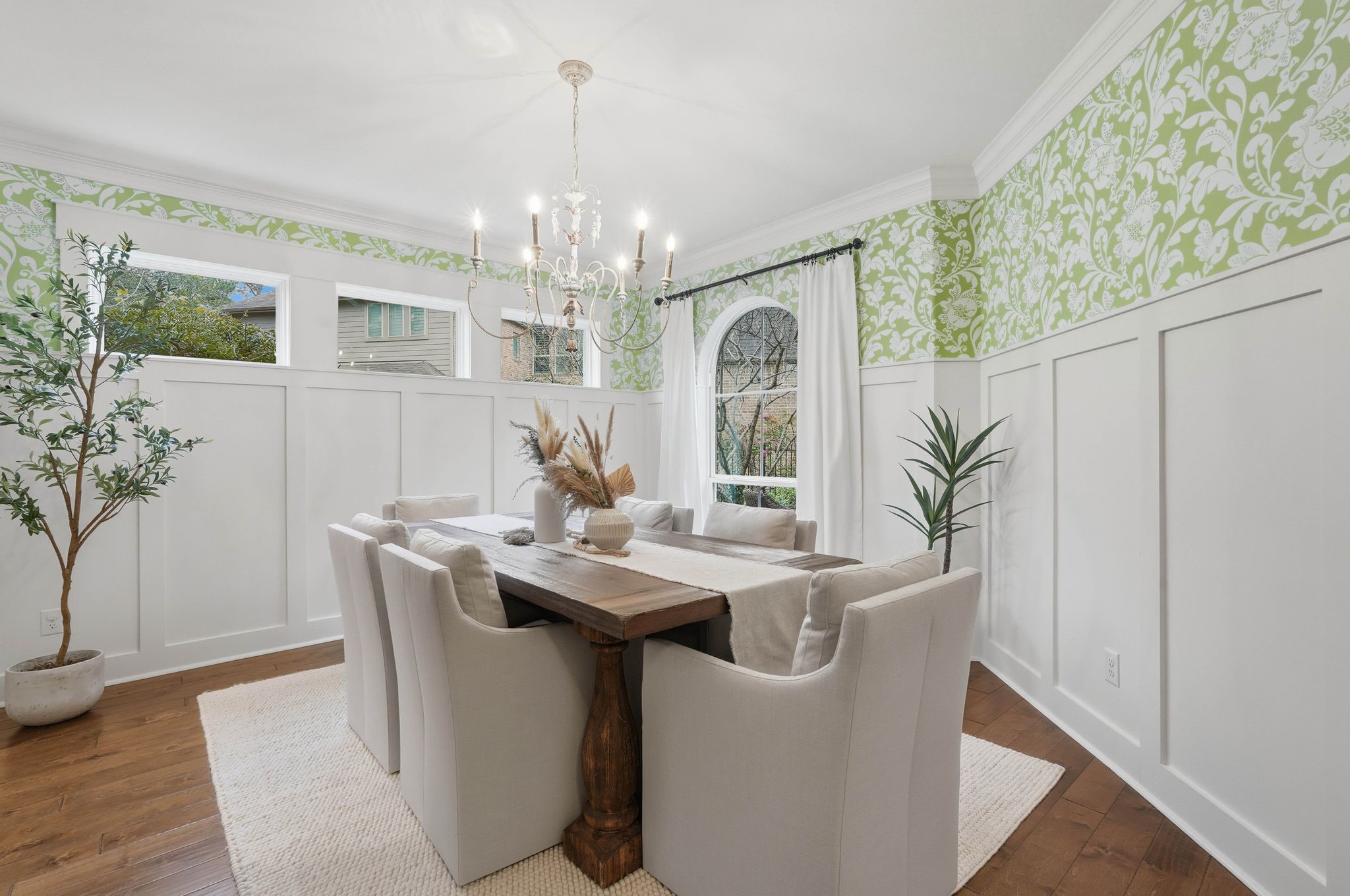 147 West Valera Ridge Place The Woodlands, TX 77389 - Photo 9 of 50 The arched window overlooks the courtyard.