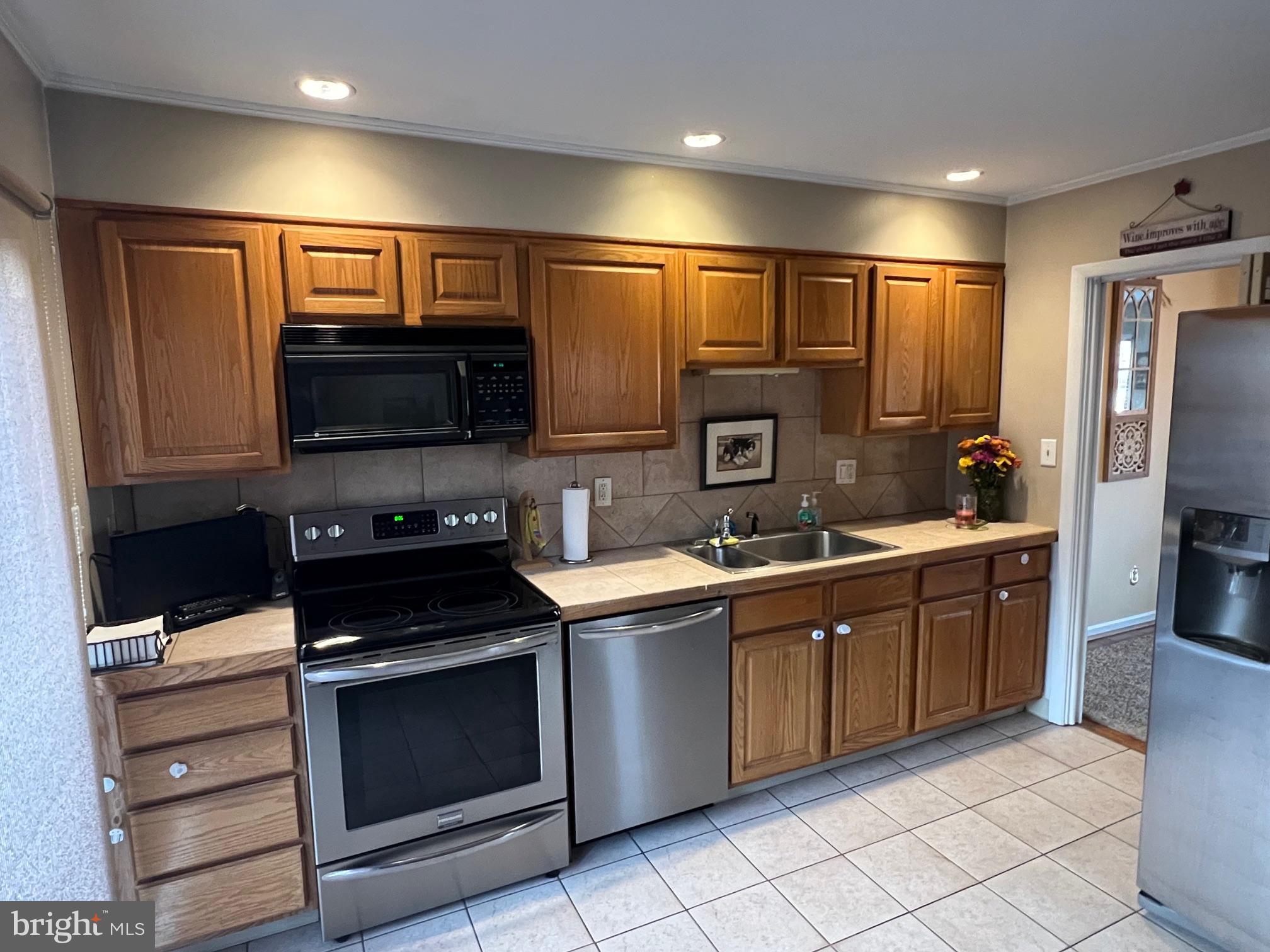 129 Merion Lane Reading, PA 19607 - Photo 7 of 24 Gallery Image 7