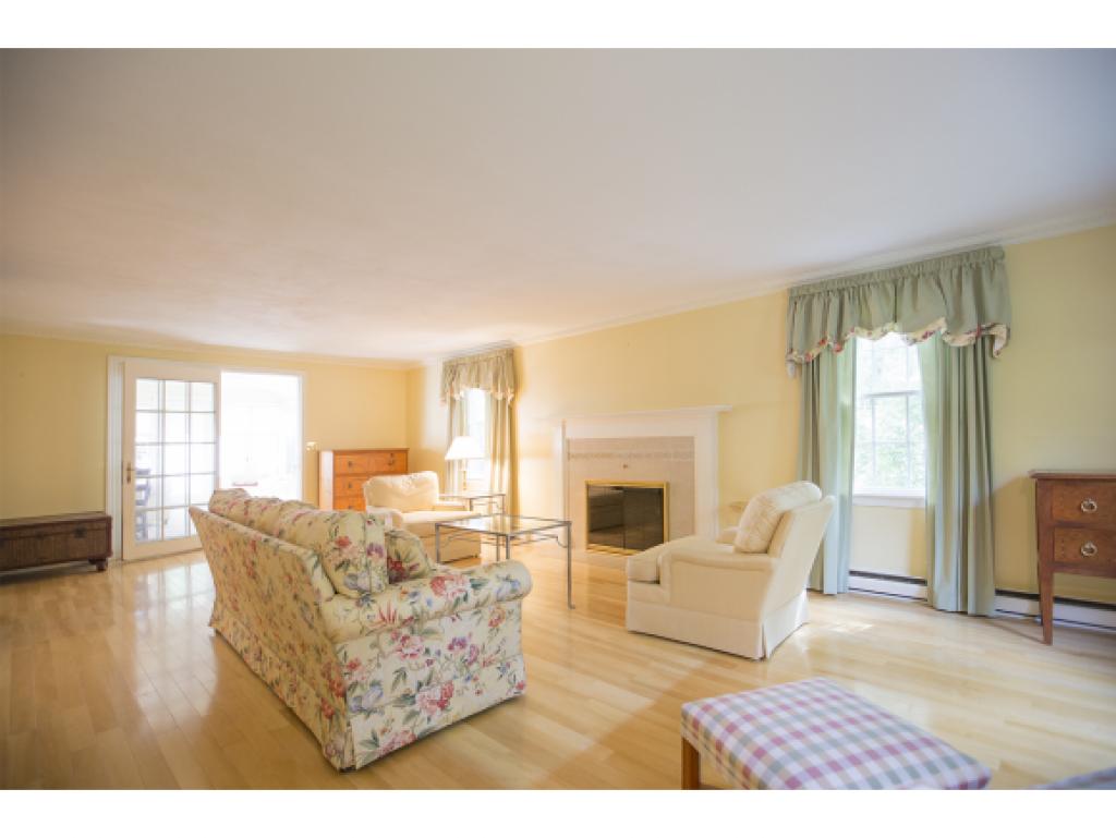 125 Kingston Road Exeter, NH 03833 - Photo 13 of 36