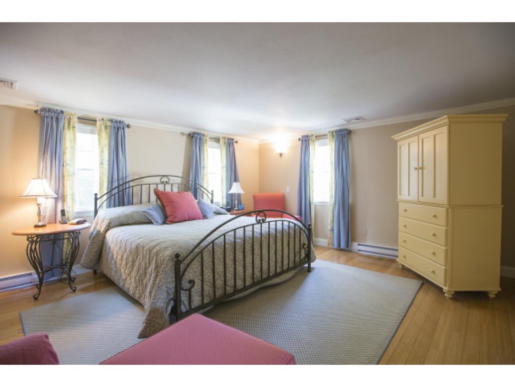 125 Kingston Road Exeter, NH 03833 - Photo 19 of 36
