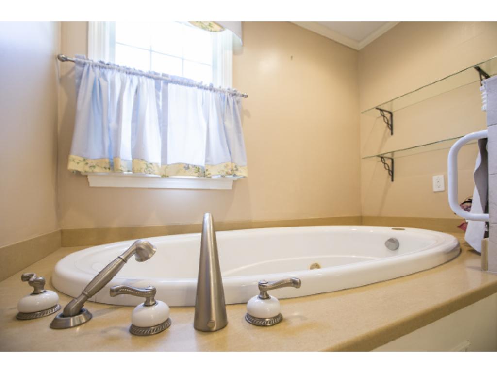 125 Kingston Road Exeter, NH 03833 - Photo 20 of 36