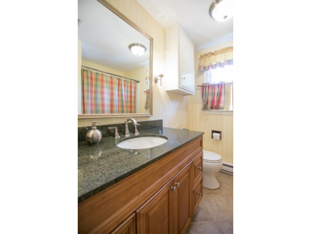 125 Kingston Road Exeter, NH 03833 - Photo 24 of 36