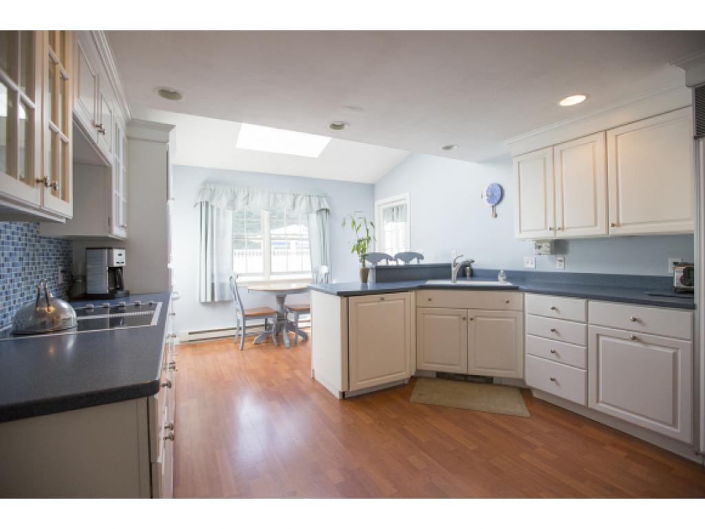 125 Kingston Road Exeter, NH 03833 - Photo 7 of 36