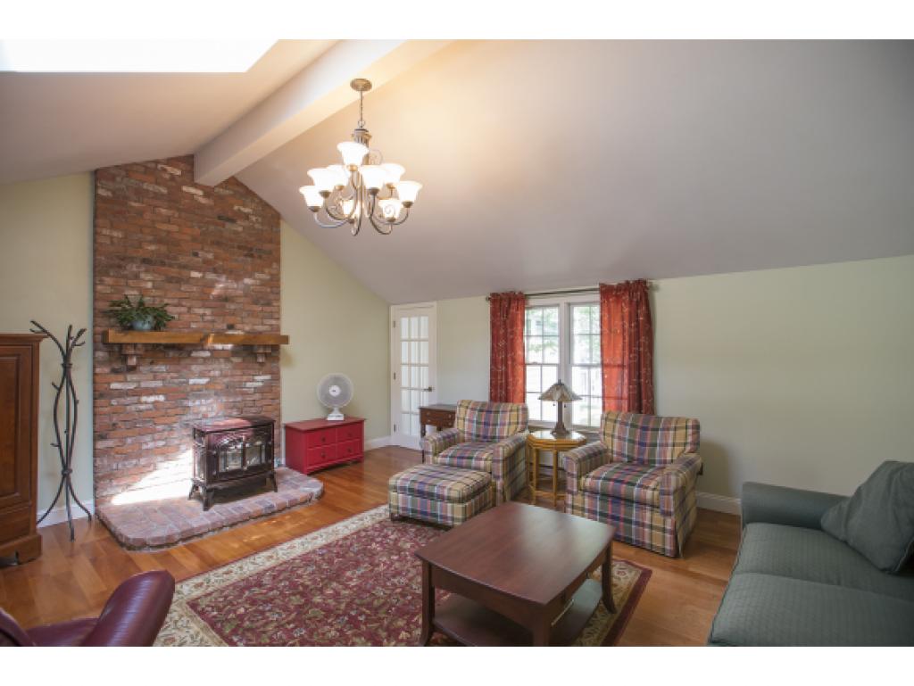 125 Kingston Road Exeter, NH 03833 - Photo 10 of 36