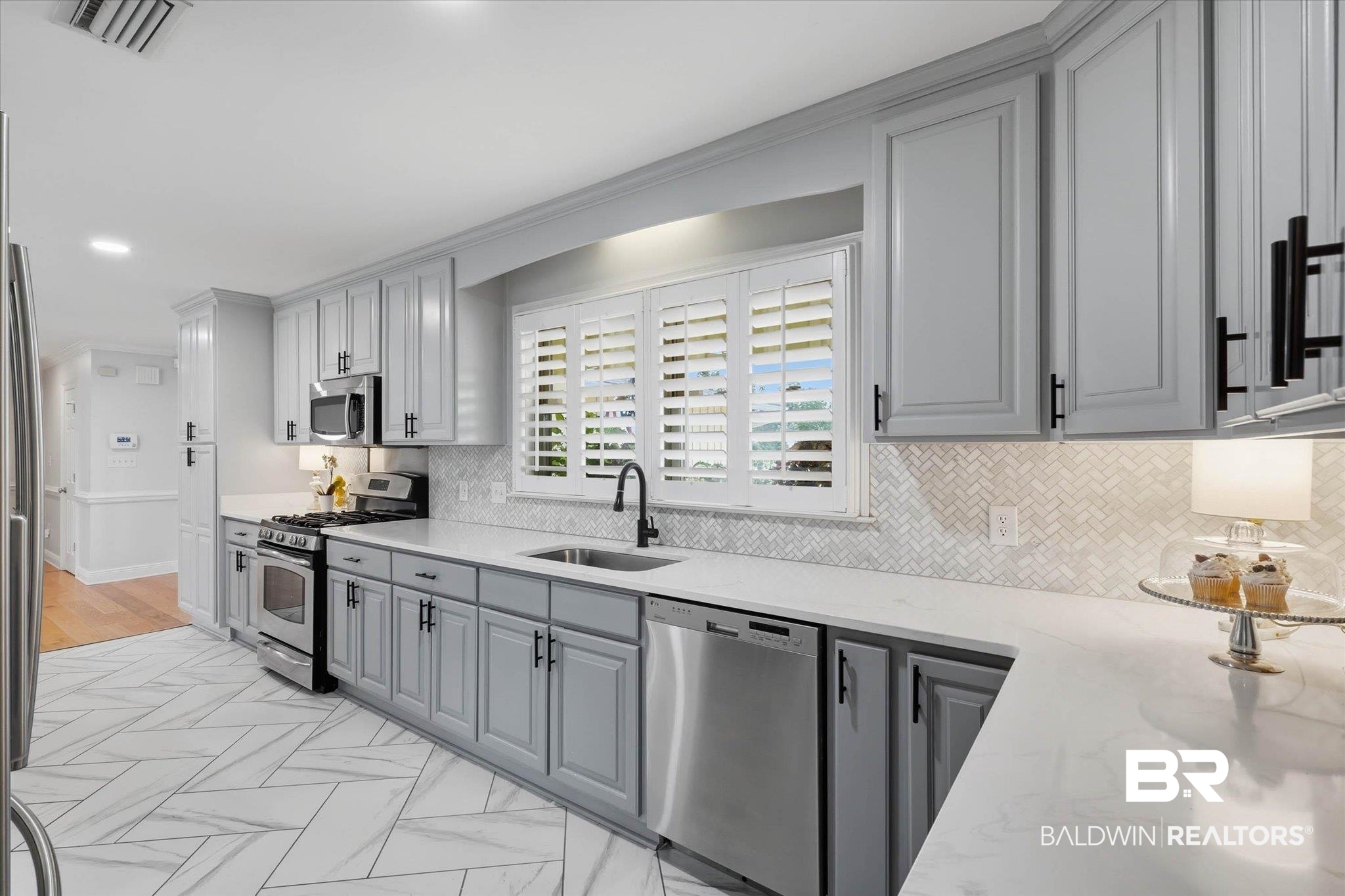 3801 Point Road Mobile, AL 36619 - Photo 12 of 55 Kitchen