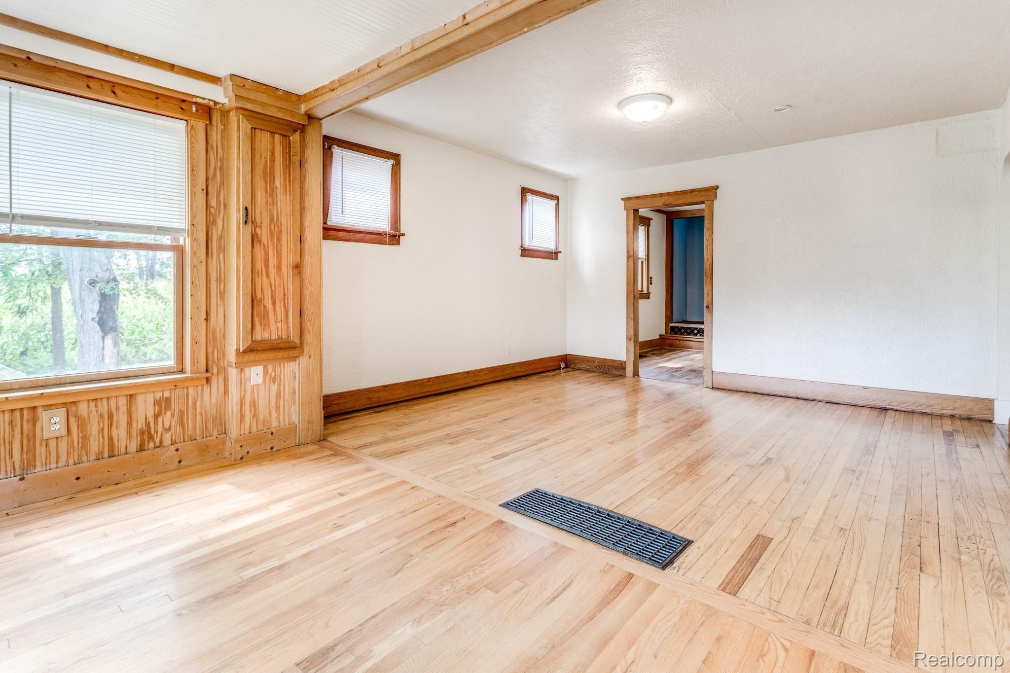 3431 Cogley Road Avoca, MI 48006 - Photo 10 of 54 3431 Cogley Rd (34 of 46).jpg