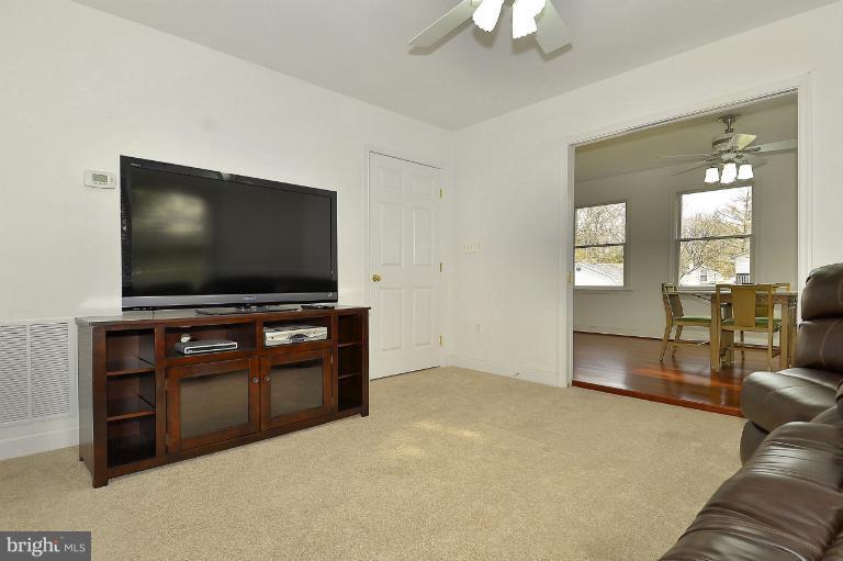3205 Wayne Road Falls Church, VA 22042 - Photo 2 of 28 Family Room