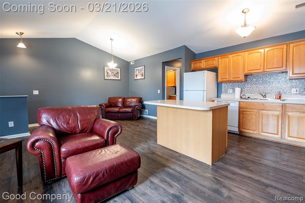 33530 Utica Road Fraser, MI 48026 - Photo 4 of 16