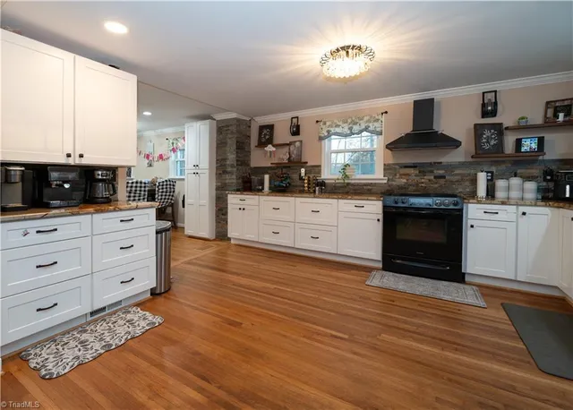 $389,900 | 18 Pershing Street, Thomasville, NC 27360