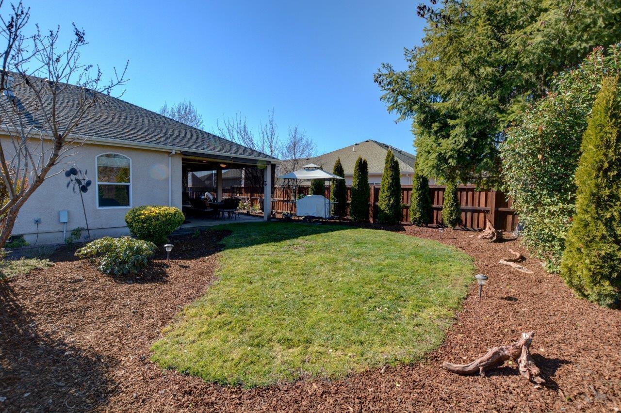 1087 Coral Ridge Eagle Point, OR 97524 - Photo 41 of 51 36