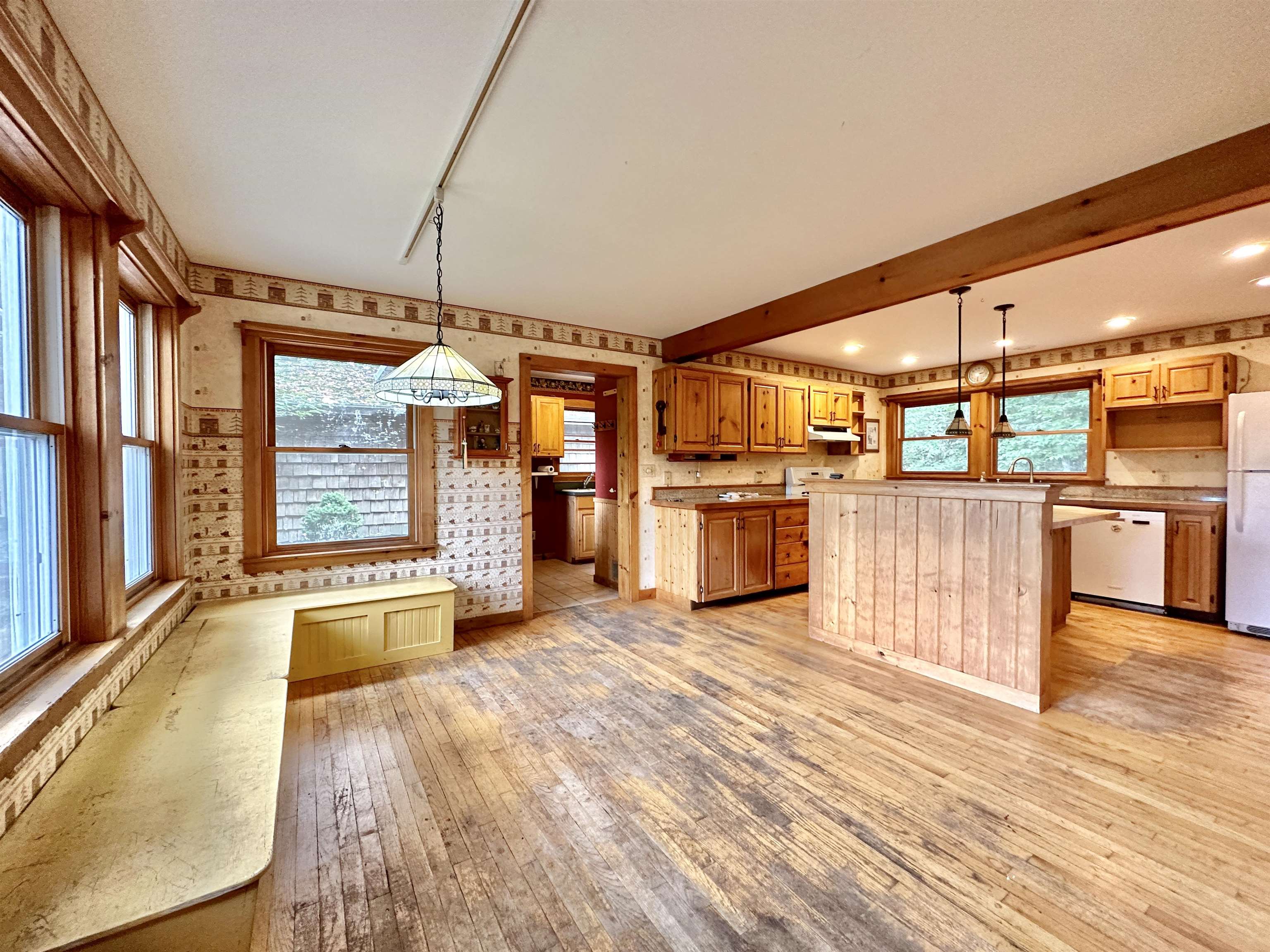 3150 South Maple Valley Road Suttons Bay, MI 49682 - Photo 6 of 54 1916451-5.JPG