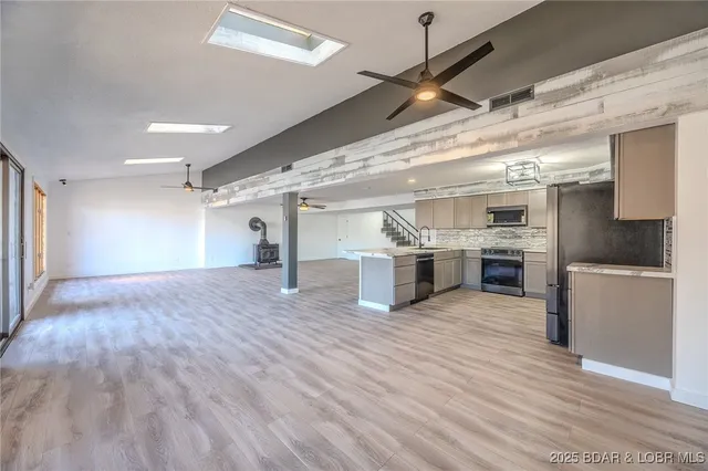 $520,000 | 150 Stuckel Bend, Climax Springs, MO 65324