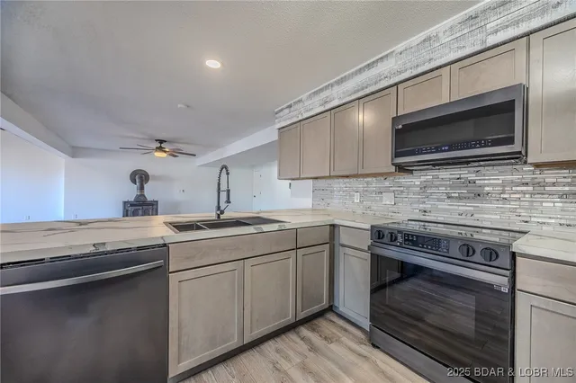 $520,000 | 150 Stuckel Bend, Climax Springs, MO 65324