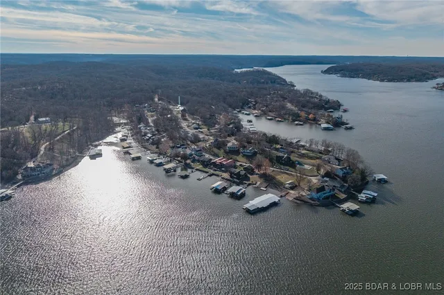 $520,000 | 150 Stuckel Bend, Climax Springs, MO 65324