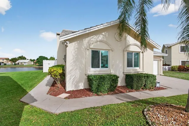 $539,900 | 6425 96th Place South, Boynton Beach, FL 33437