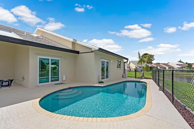 $539,900 | 6425 96th Place South, Boynton Beach, FL 33437