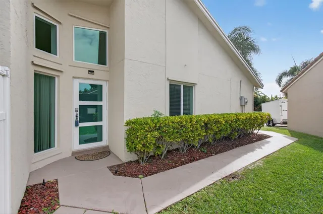 $539,900 | 6425 96th Place South, Boynton Beach, FL 33437