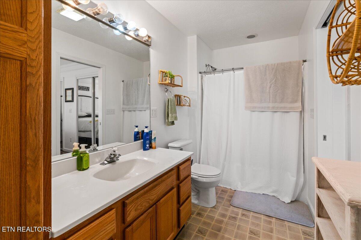 804 Pine Hollow Road Jacksboro, TN 37757 - Photo 25 of 43 Upstairs bath