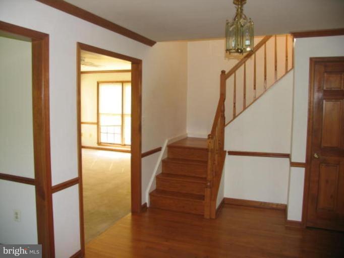 4309 Phoenix Road Bealeton, VA 22712 - Photo 4 of 18 Entrance / Foyer