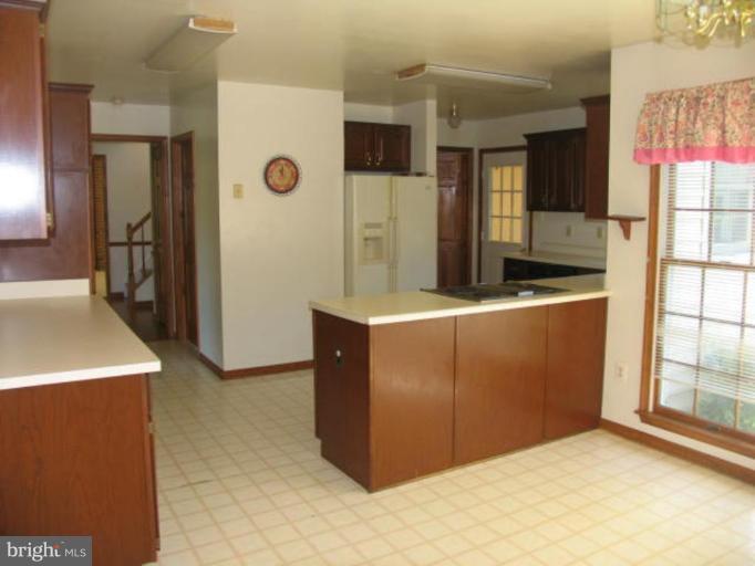4309 Phoenix Road Bealeton, VA 22712 - Photo 5 of 18 Kitchen