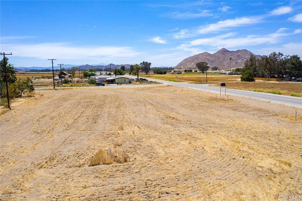 10 Simpson Road Winchester, CA 92596 - Photo 13 of 16 a view of an ocean and beach